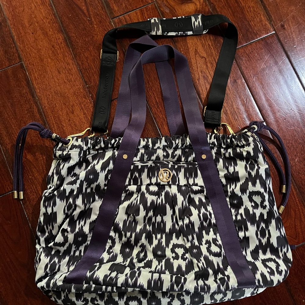 Lululemon EFFORTLESS Tote Gym Yoga bag purple Ikat